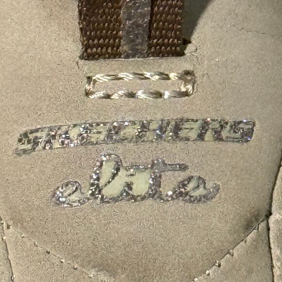 Skechers Elite Memory Foam women’s sz 6. Stone Brown walking shoes. See defect. - Picture 3 of 9